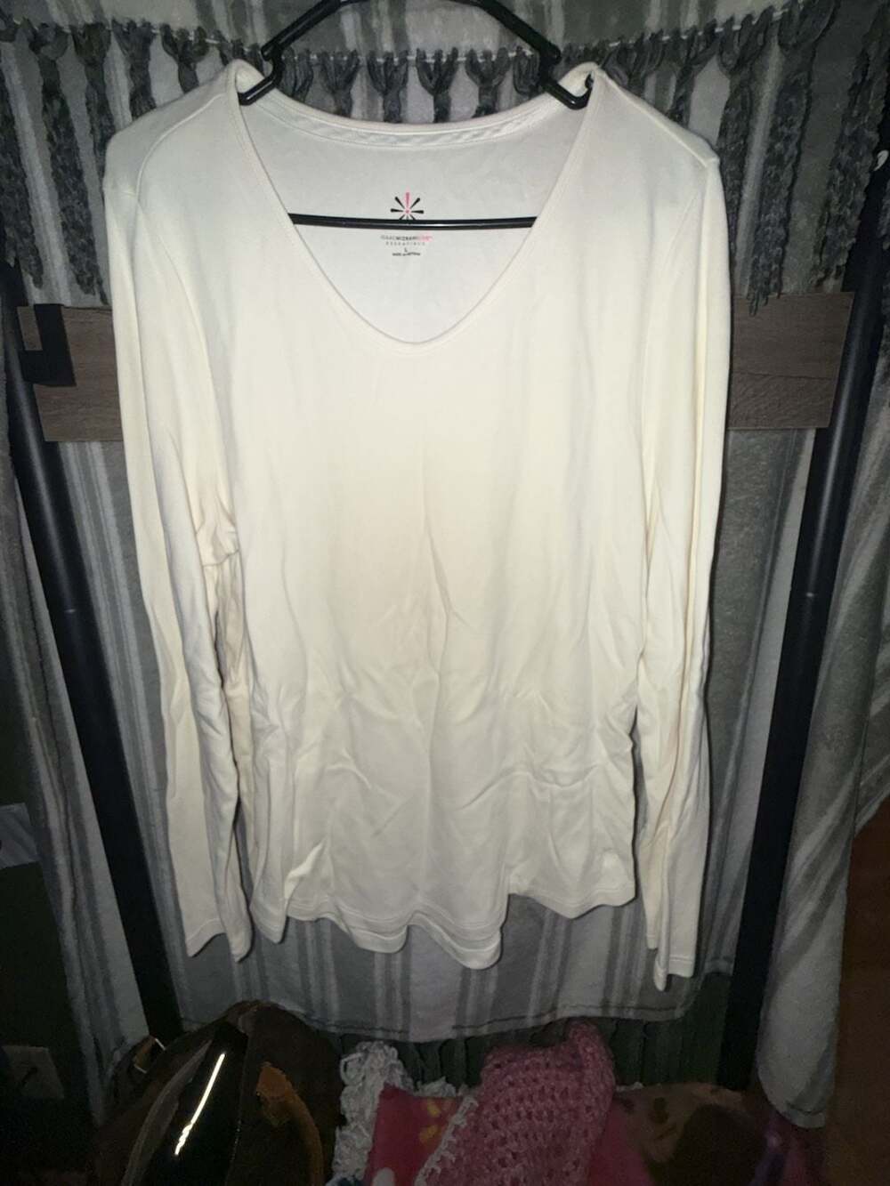 Isaac Mizrahi Live Essentials Long Sleeve V-Neck T-Shirt Size L White